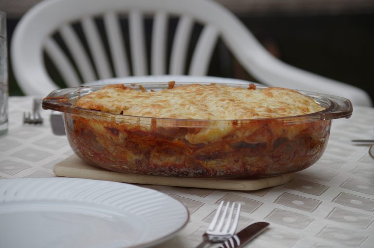 Lasagna cu somon și ricotta. Sursa foto: Pixabay / Ajale