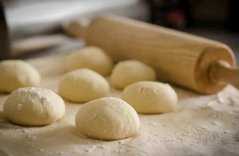 Aluat pentru pizza. Sursa foto : pixabay / Skitterphoto