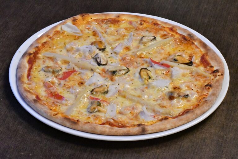 Pizza cu midii. Sursa foto / pixabay / engrusman143